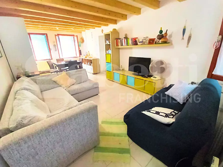 Immagine 1 di Casa indipendente in vendita  in Via SOTTOMARINA - VIA SOTTOMARINA a Chioggia