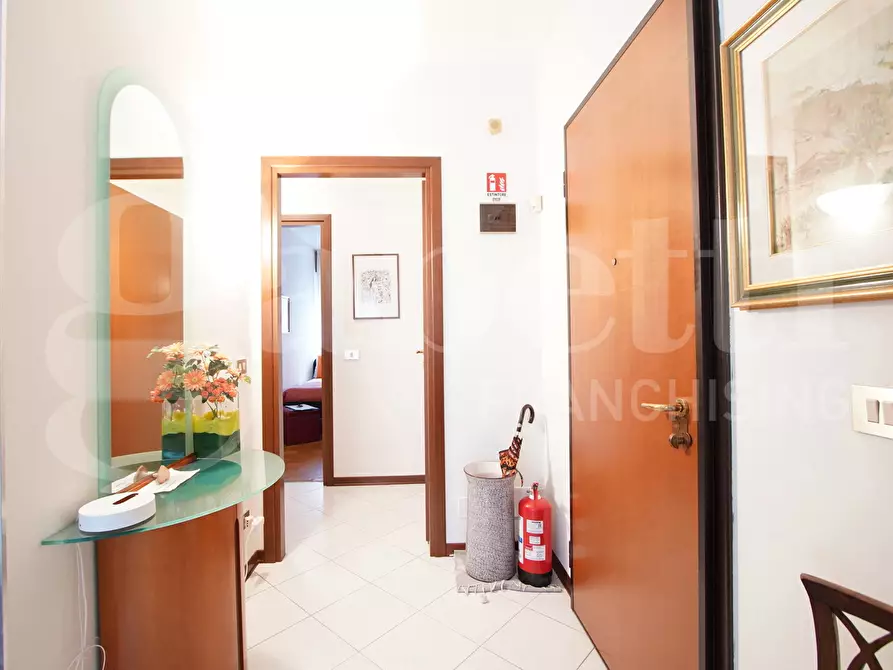 Immagine 9 di Appartamento in vendita  in Via Camporese, . a Venezia
