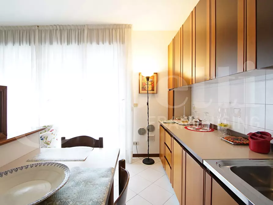 Immagine 5 di Appartamento in vendita  in Via Camporese, . a Venezia