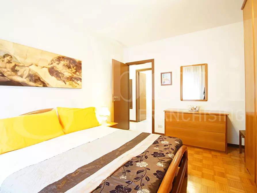Immagine 10 di Appartamento in vendita  in Via Camporese, . a Venezia