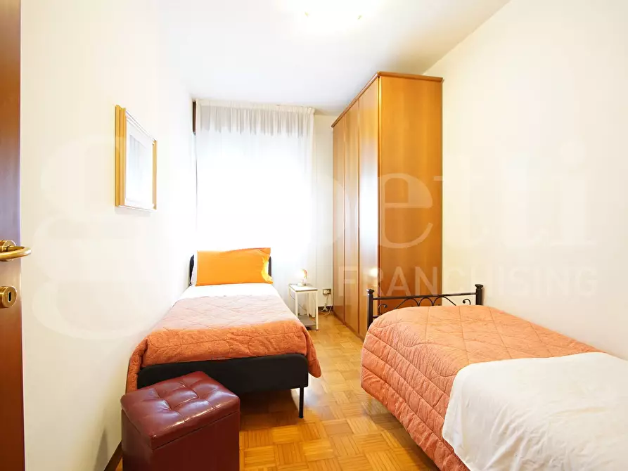 Immagine 14 di Appartamento in vendita  in Via Camporese, . a Venezia