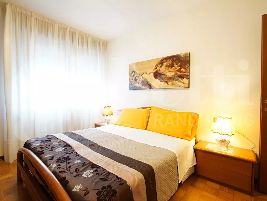 Immagine 11 di Appartamento in vendita  in Via Camporese, . a Venezia
