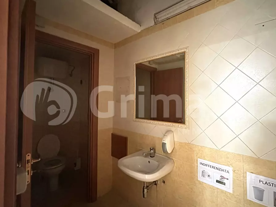 Immagine 3 di Negozio in vendita  in Via Roma, 464 a Pomigliano D'arco