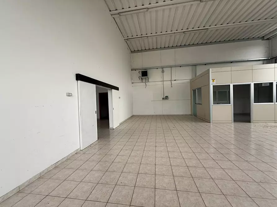 Immagine 12 di Capannone industriale in vendita  in Via camillo bozza, 8 a Corciano