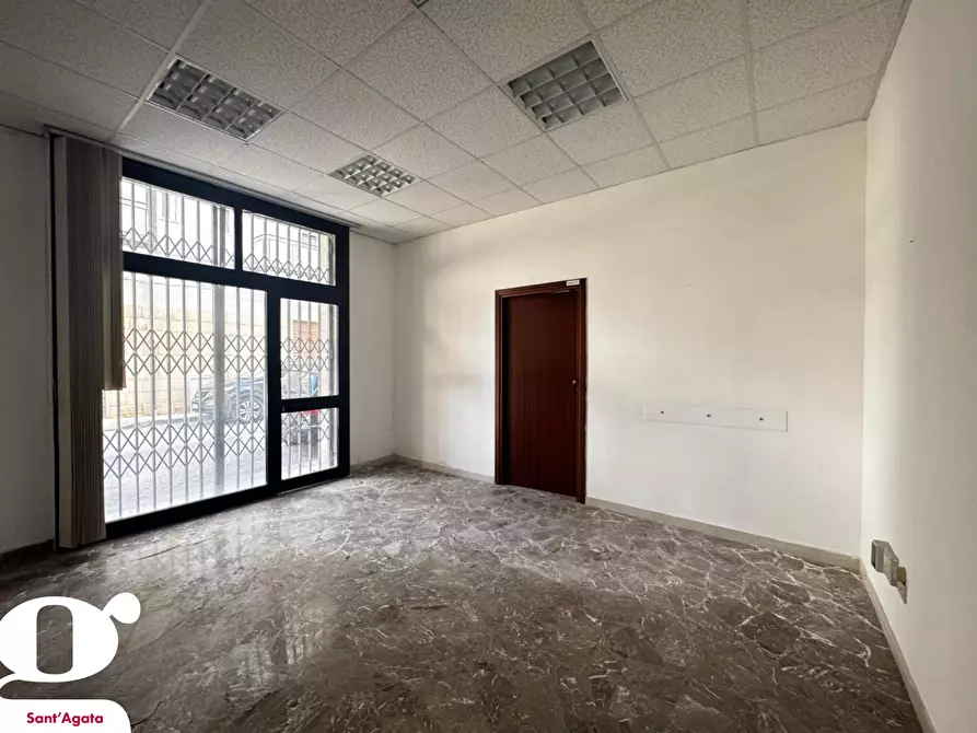 Immagine 5 di Ufficio in vendita  in Via OLIVETO DUE, 60-62 a Sant'agata Di Militello