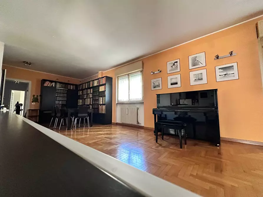 Immagine 12 di Appartamento in vendita  in Via Como, snc a Erba