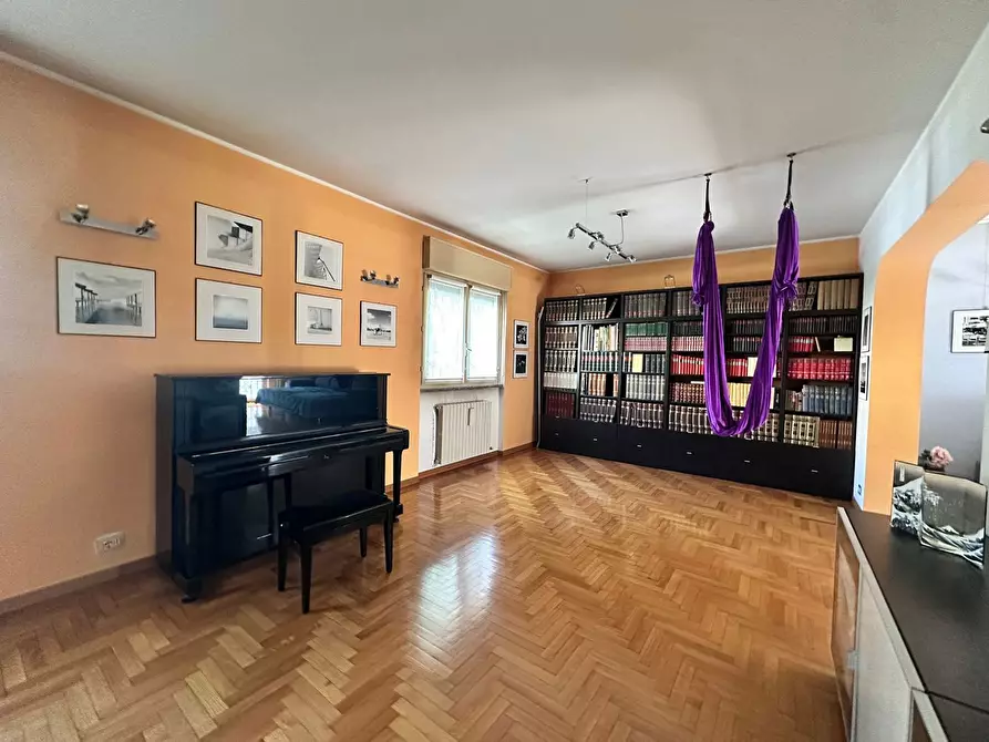 Immagine 8 di Appartamento in vendita  in Via Como, snc a Erba