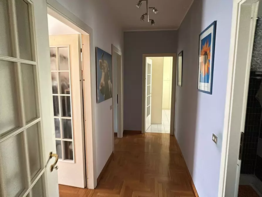 Immagine 4 di Appartamento in vendita  in Via Como, snc a Erba