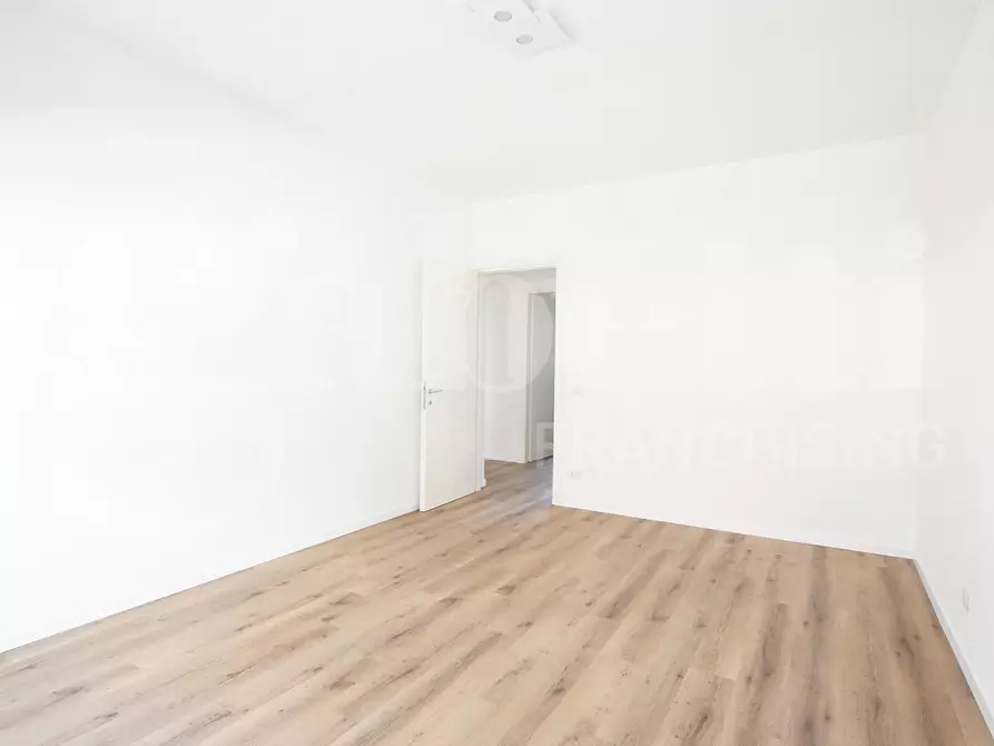 Immagine 22 di Appartamento in vendita  in Via Manin, . a Venezia