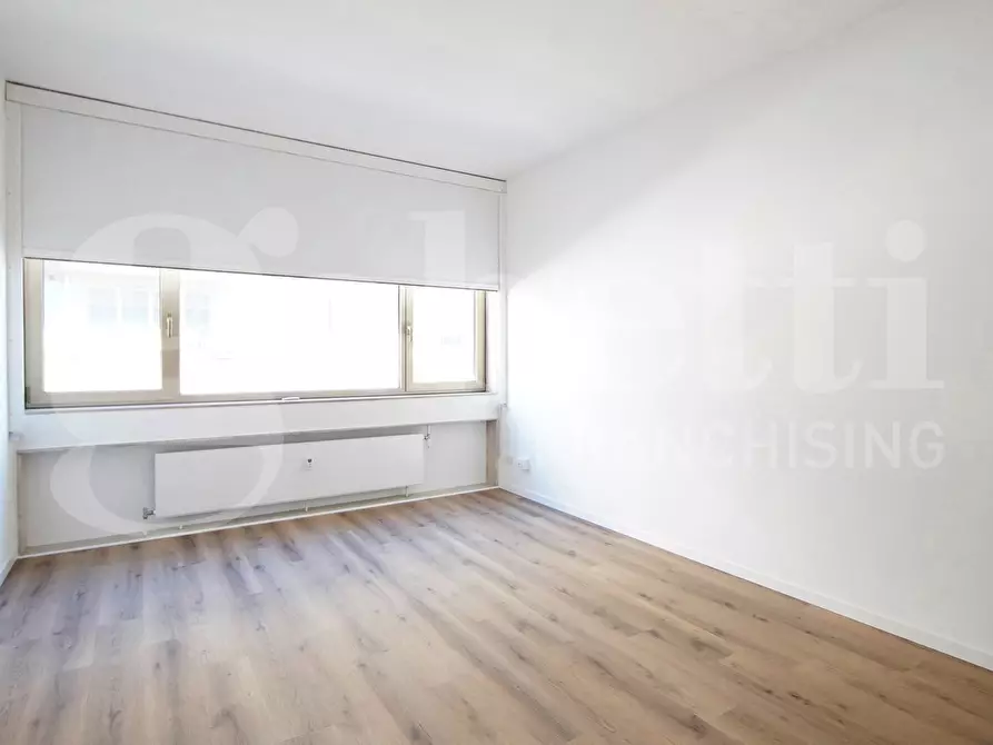 Immagine 21 di Appartamento in vendita  in Via Manin, . a Venezia