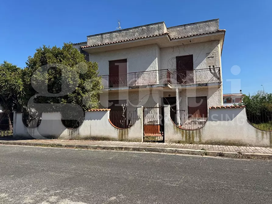 Immagine 1 di Villa in vendita  in Via Apollo, 19 a Latina