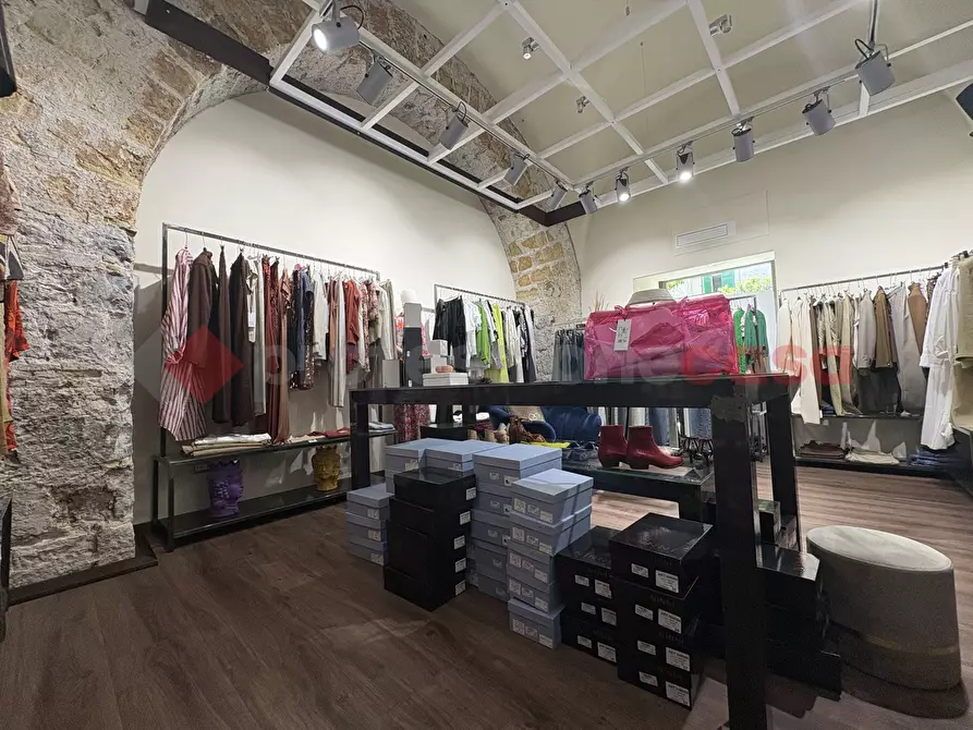 Immagine 8 di Attività commerciale in vendita  in Via ROMA, 113 a Terracina