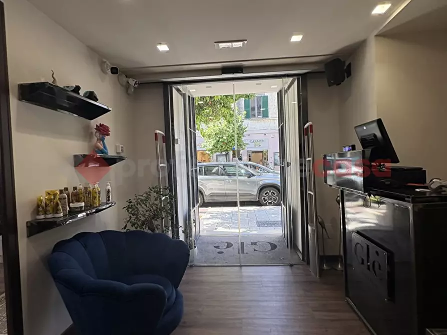 Immagine 19 di Attività commerciale in vendita  in Via ROMA, 113 a Terracina