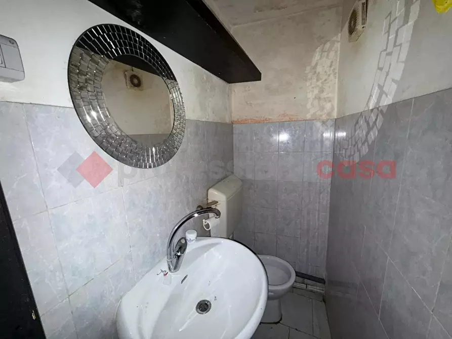 Immagine 13 di Negozio in vendita  in Via Colsereno, 71A a Tivoli