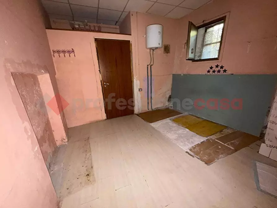 Immagine 22 di Negozio in vendita  in Via Colsereno, 71A a Tivoli