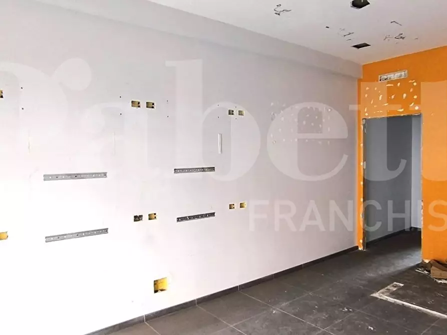 Immagine 7 di Appartamento in affitto  in Via Calata capodichino a Napoli