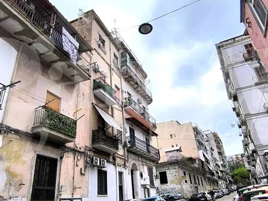 Immagine 2 di Appartamento in vendita  in Via marigliano a Napoli