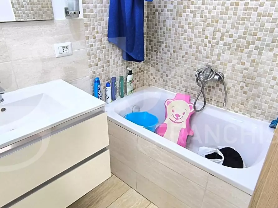 Immagine 22 di Appartamento in vendita  in Via marigliano a Napoli