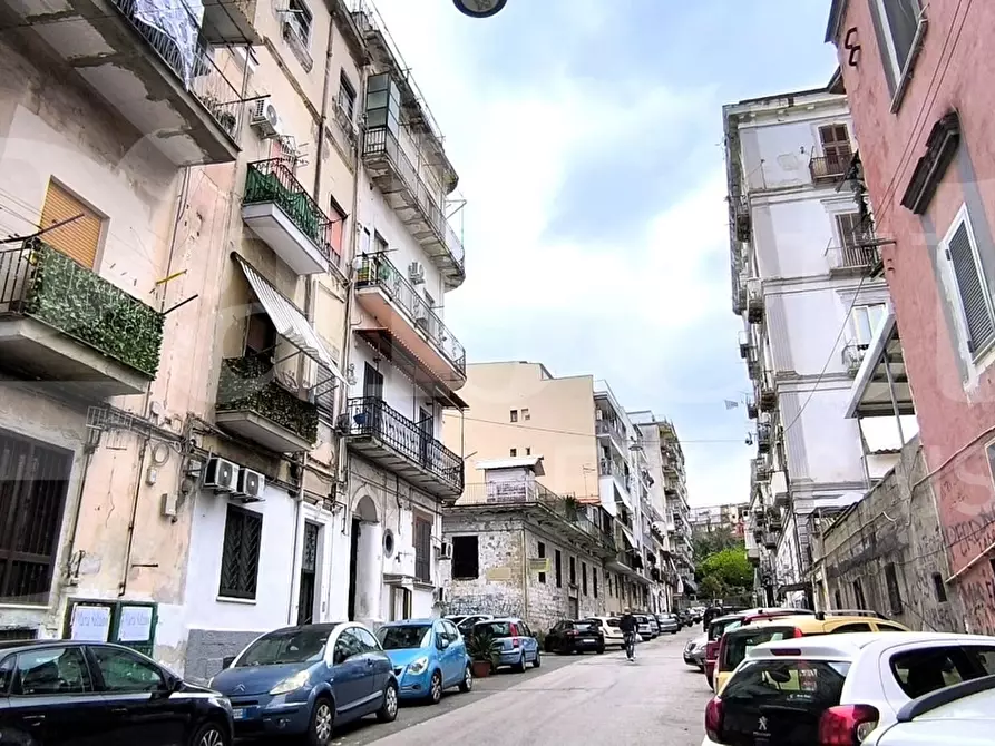 Immagine 27 di Appartamento in vendita  in Via marigliano a Napoli