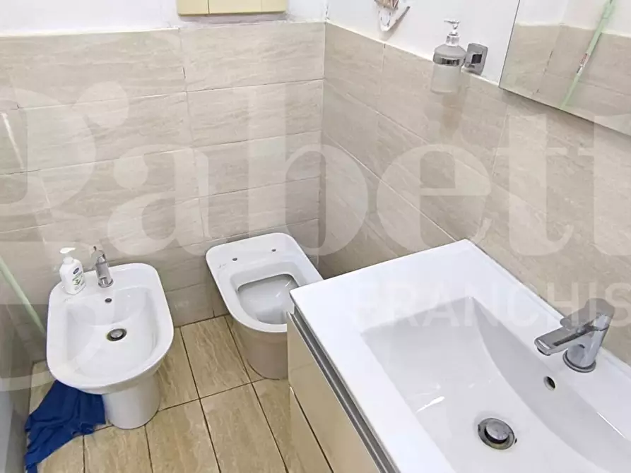 Immagine 21 di Appartamento in vendita  in Via marigliano a Napoli