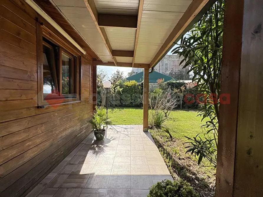 Immagine 4 di Villa in vendita  in Via PONTINA, 82 a Terracina