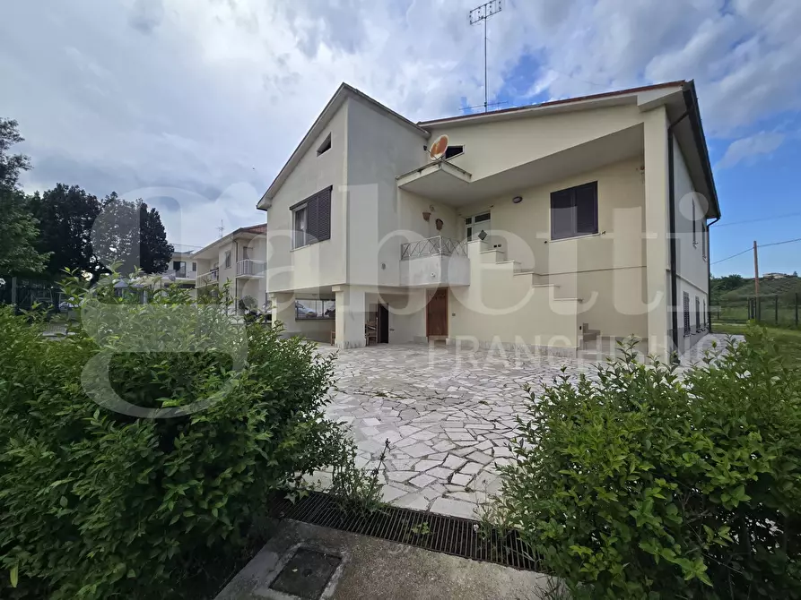 Immagine 1 di Casa indipendente in vendita  in Via Nazionale per Teramo, 74 a Mosciano Sant'angelo