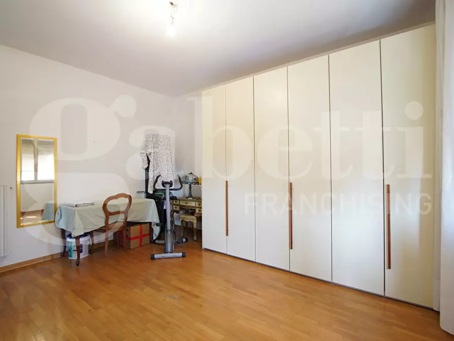 Immagine 12 di Appartamento in vendita  in Viale Giuseppe Garibaldi, . a Venezia
