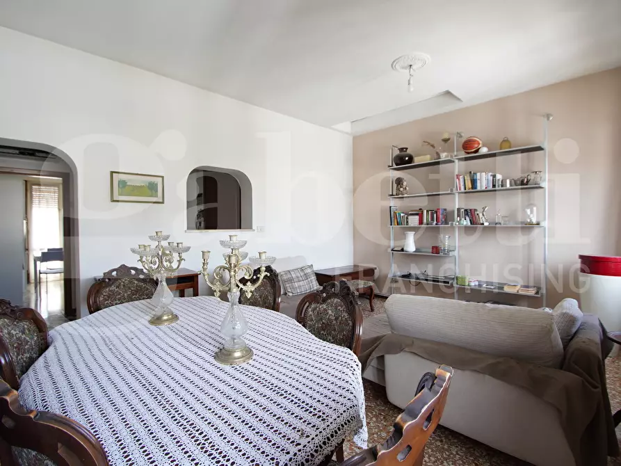 Immagine 4 di Appartamento in vendita  in Viale Giuseppe Garibaldi, . a Venezia