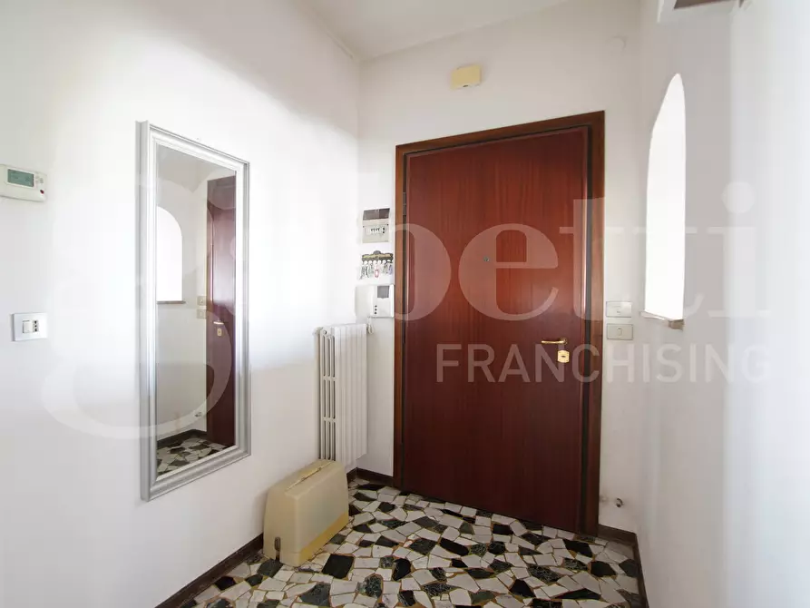 Immagine 16 di Appartamento in vendita  in Viale Giuseppe Garibaldi, . a Venezia