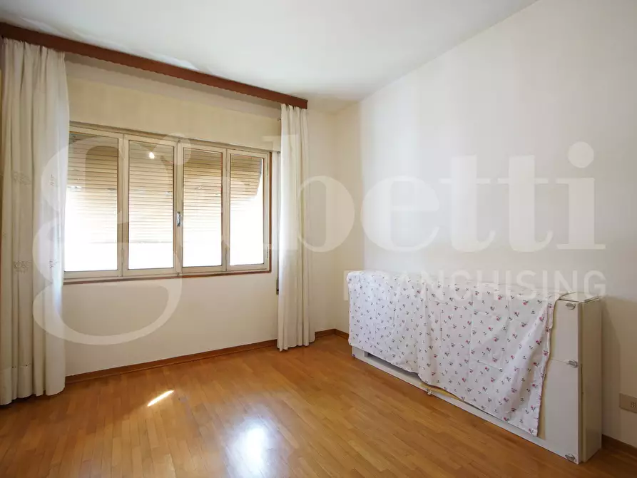 Immagine 13 di Appartamento in vendita  in Viale Giuseppe Garibaldi, . a Venezia