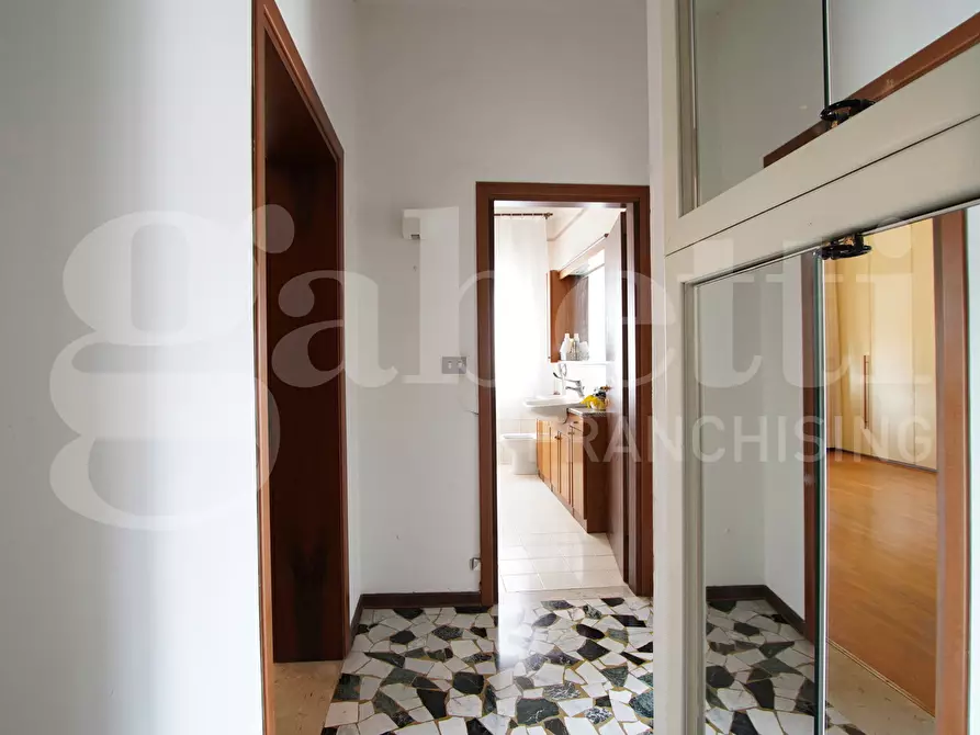 Immagine 19 di Appartamento in vendita  in Viale Giuseppe Garibaldi, . a Venezia