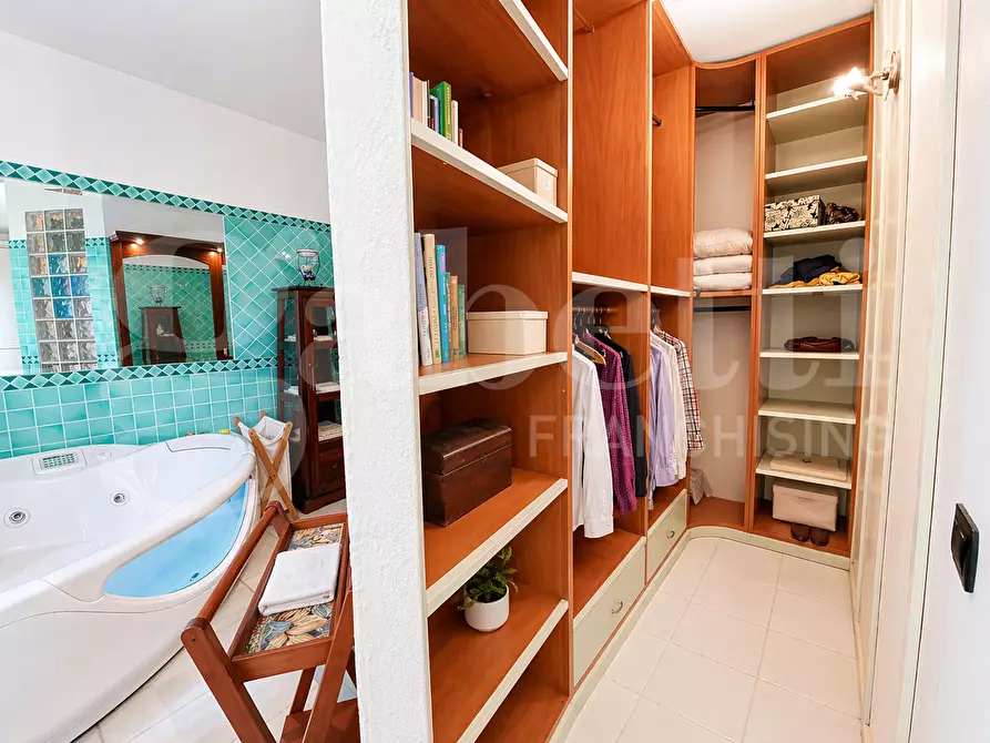 Immagine 19 di Appartamento in vendita  in Via Agamennone, 48 a Budoni