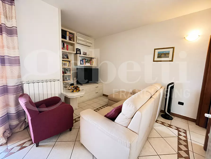 Immagine 9 di Appartamento in vendita  in Via Agamennone, 48 a Budoni