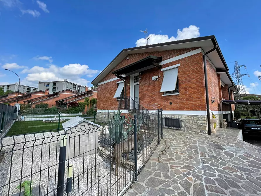 Immagine 2 di Casa bifamiliare in vendita  in Via OLIMPIA, 18 a Chiari