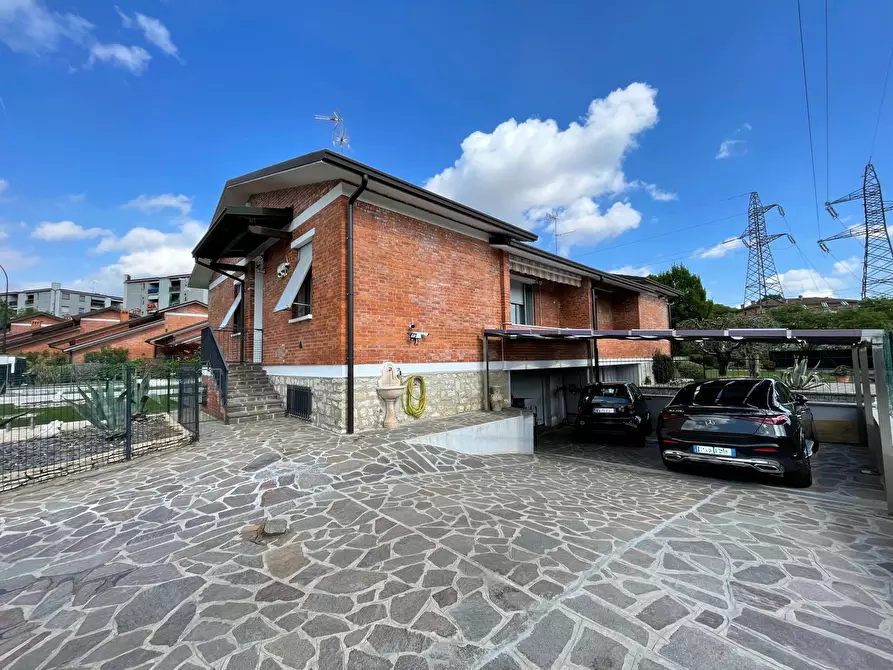 Immagine 1 di Casa bifamiliare in vendita  in Via OLIMPIA, 18 a Chiari