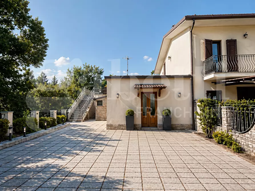 Immagine 4 di Casa bifamiliare in vendita  in Via Cimate a Paliano