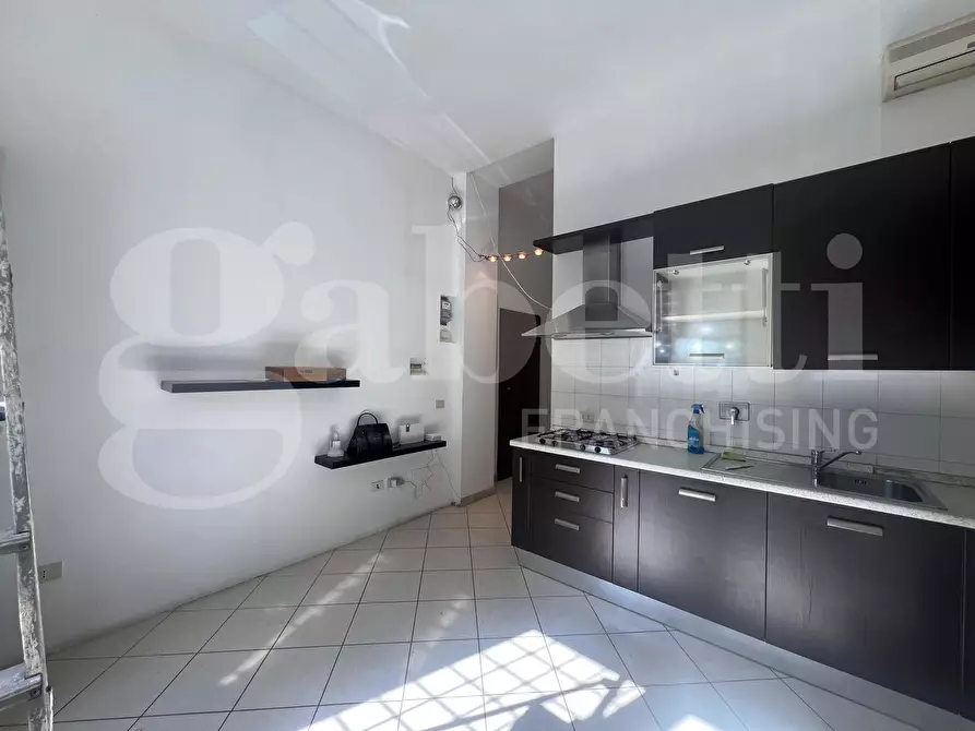 Immagine 18 di Appartamento in vendita  in Via Dei Torriani a Roma