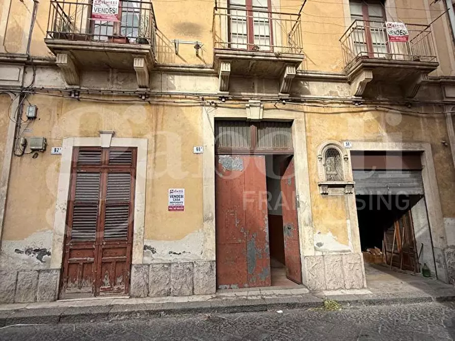 Immagine 1 di Palazzo in vendita  in Via Cesare Abba, 60 a Catania