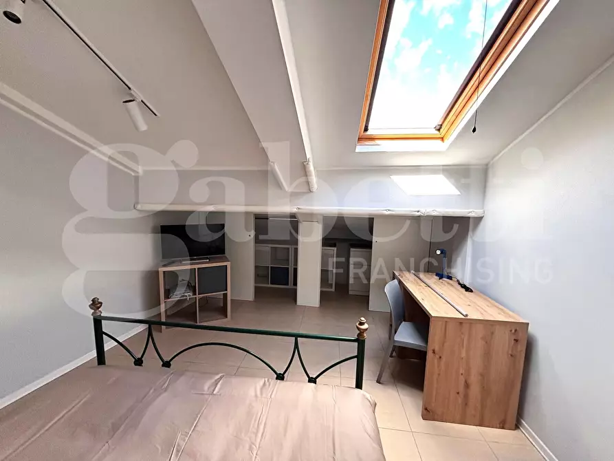 Immagine 13 di Appartamento in affitto  in Corso garibaldi a Napoli