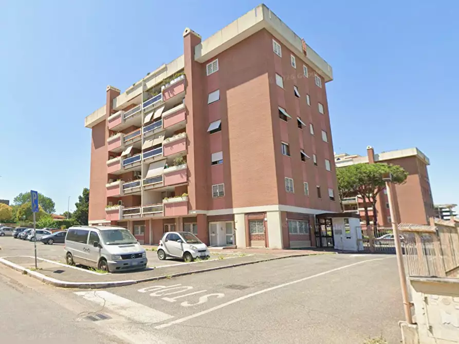 Immagine 1 di Appartamento in vendita  in Via del poggio di acilia, 85 a Roma