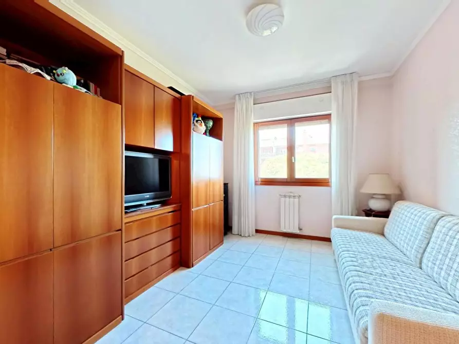 Immagine 11 di Appartamento in vendita  in Via del poggio di acilia, 85 a Roma
