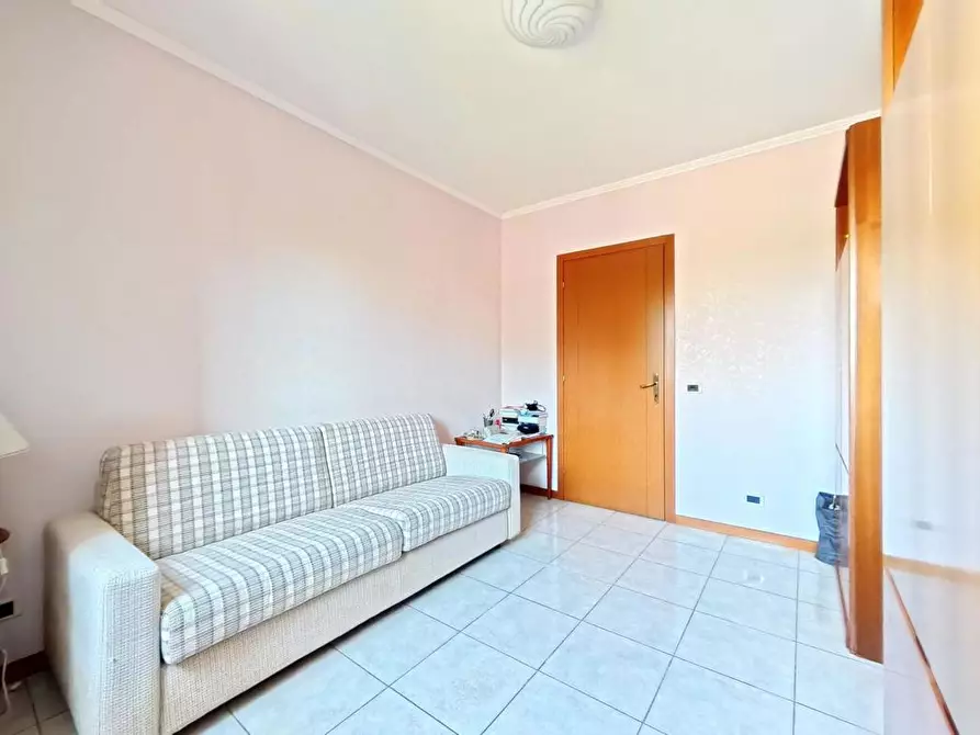 Immagine 10 di Appartamento in vendita  in Via del poggio di acilia, 85 a Roma