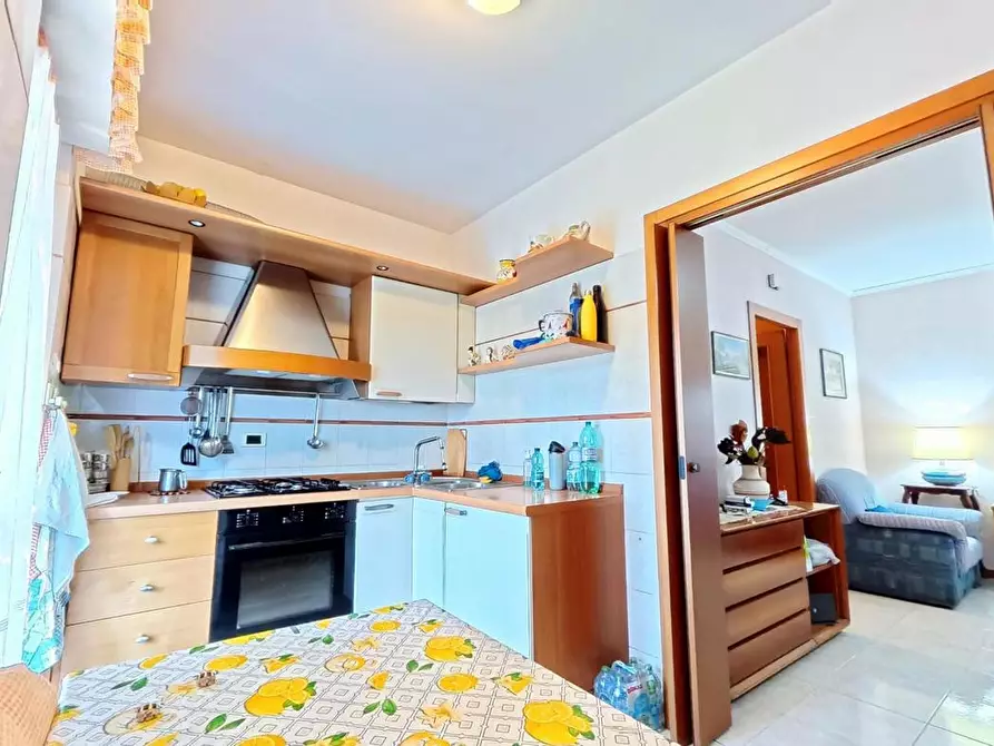 Immagine 8 di Appartamento in vendita  in Via del poggio di acilia, 85 a Roma