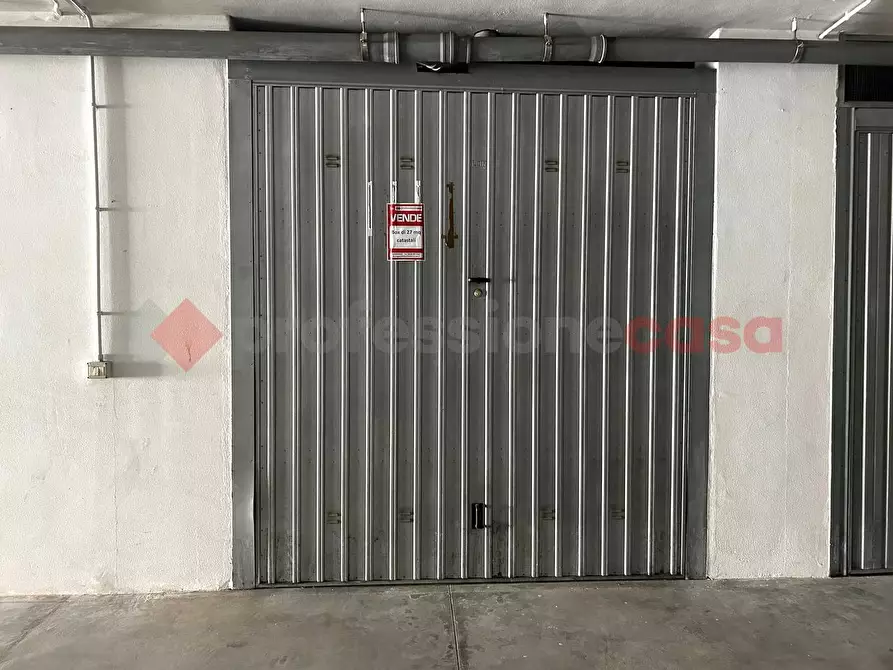 Immagine 4 di Box auto in vendita  in Via generale cadorna a Poggiardo