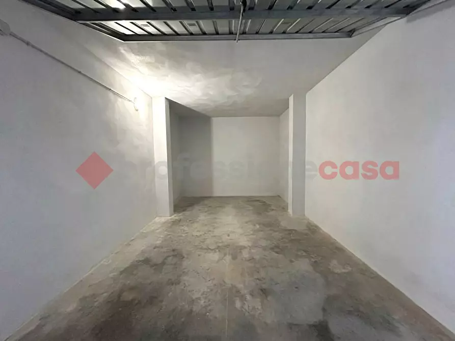 Immagine 3 di Box auto in vendita  in Via generale cadorna a Poggiardo