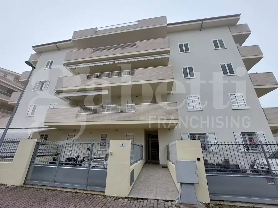 Immagine 13 di Appartamento in vendita  in Via Giolitti, 8 a Tortoreto