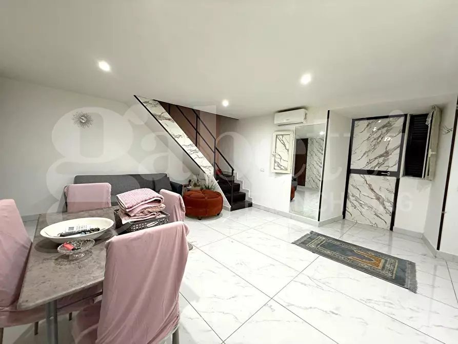 Immagine 6 di Appartamento in affitto  in Via carbonara a Napoli