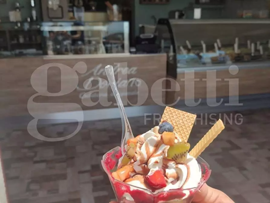 Immagine 4 di Attività commerciale in vendita  in Via LUNGOMARE ANDREA DORIA, 70 a Ragusa