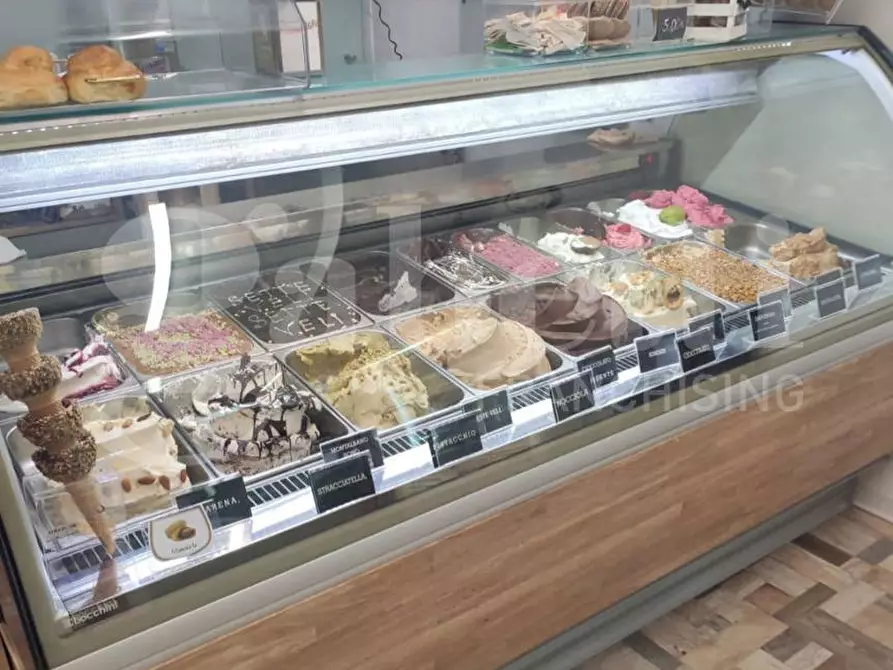 Immagine 1 di Attività commerciale in vendita  in Via LUNGOMARE ANDREA DORIA, 70 a Ragusa