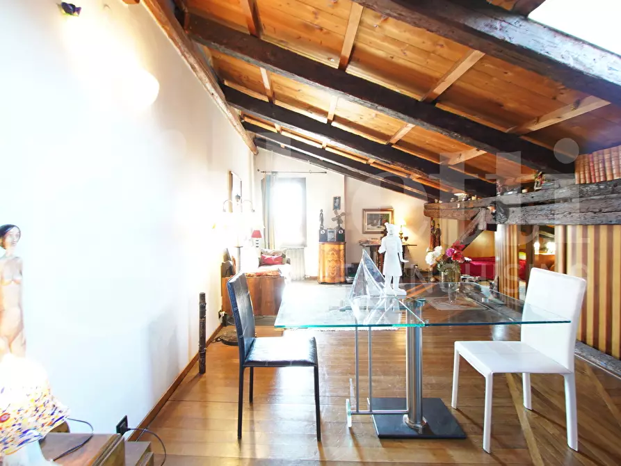Immagine 2 di Appartamento in vendita  in Via Castello, . a Venezia